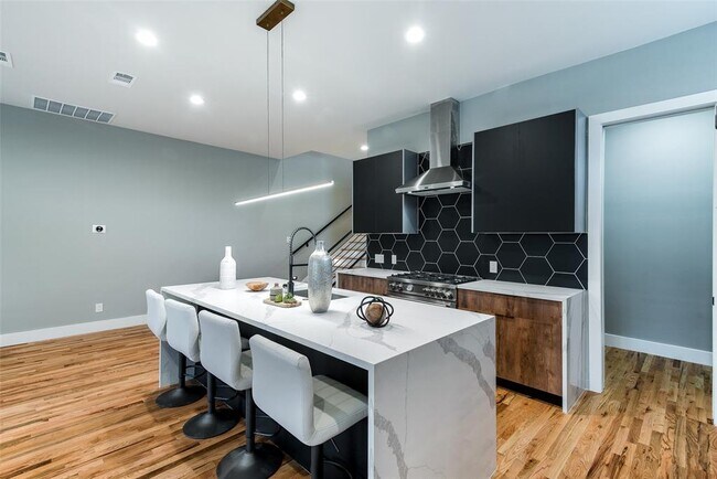 Foto del edificio - 6249 St Moritz Ave