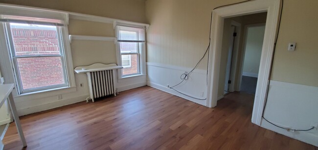 Foto del edificio - 404 S Webster Ave