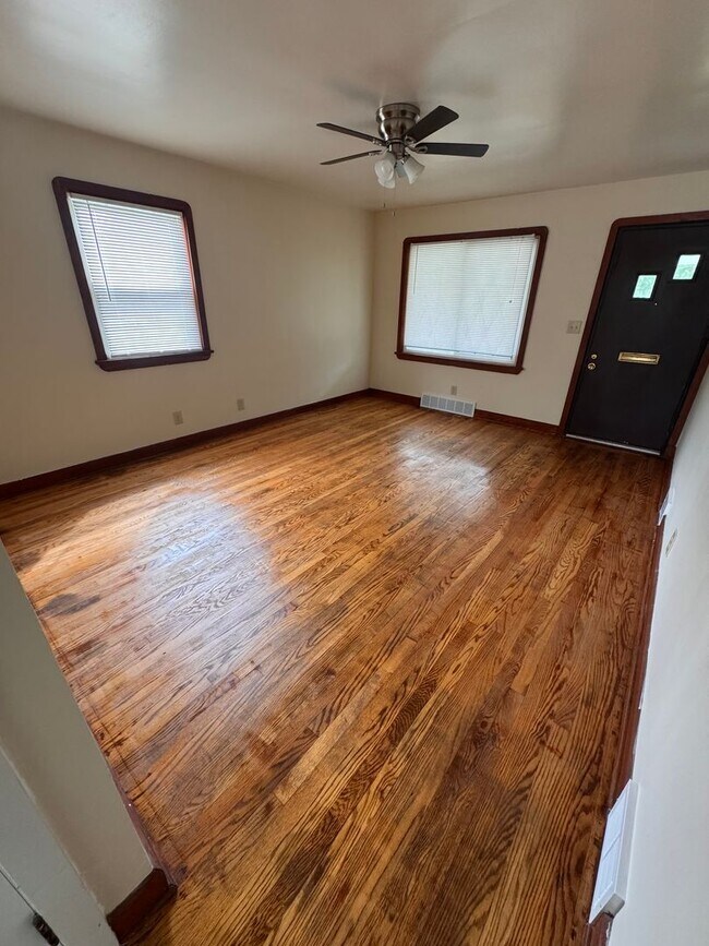 Building Photo - 151 S Belle Vista Ave