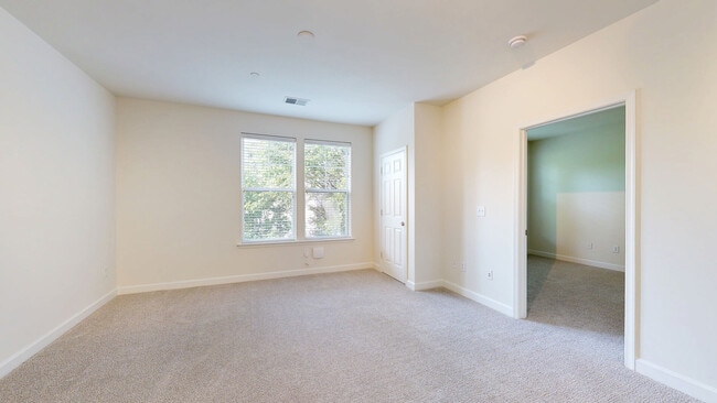 Interior Photo - The Courts at Huntington Station