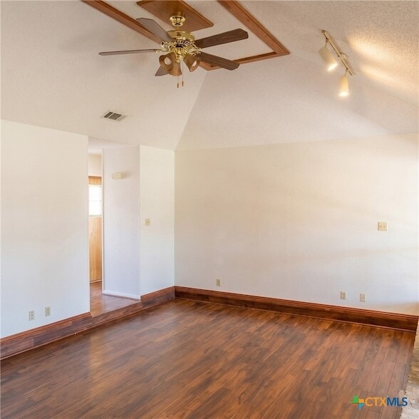 Building Photo - 1107 Tyler Dr