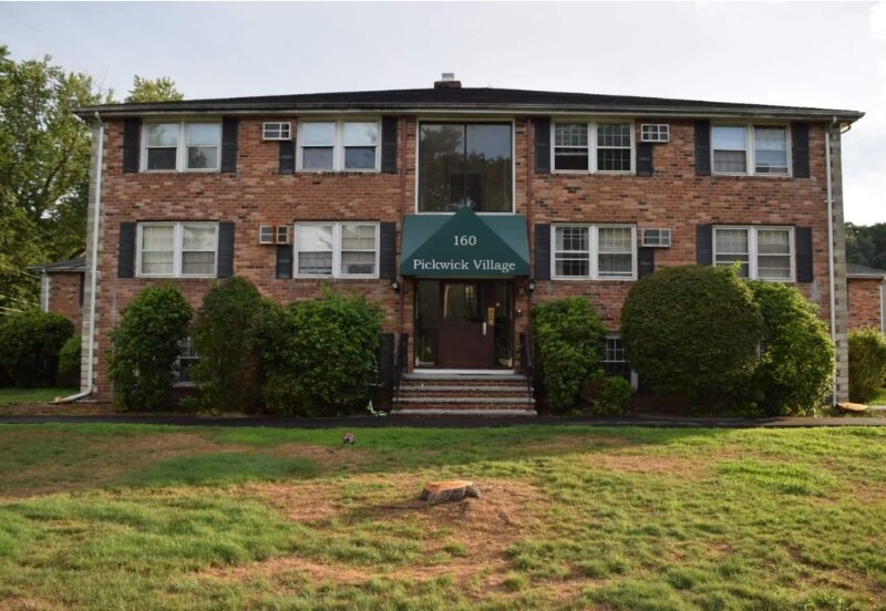 160 Tyngsboro Rd Unit 4, Chelmsford, MA 01863 Room for Rent in