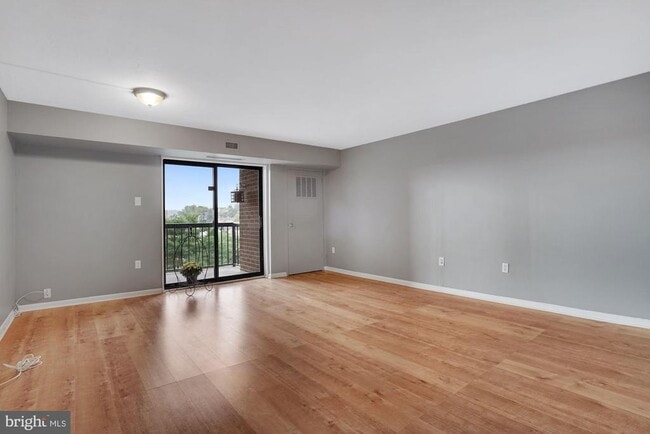 Foto del edificio - 200 N Pickett St