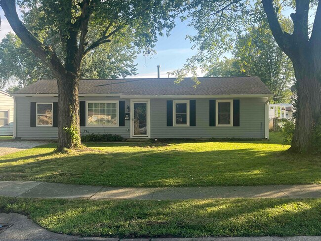 Building Photo - 780 Maple Ln