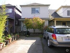 Building Photo - 1126 33rd Ave
