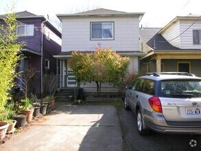 Building Photo - 1126 33rd Ave
