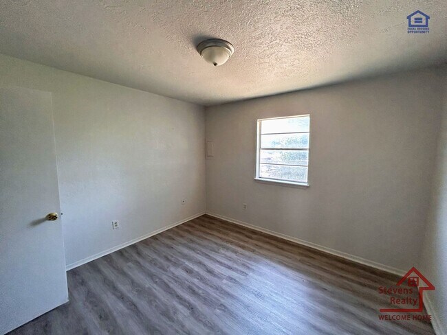 Foto del edificio - 1502 NW Kingsbury Ave