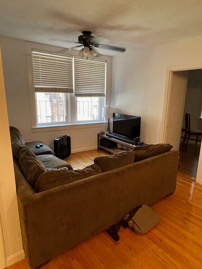 Foto del edificio - 137 Endicott St