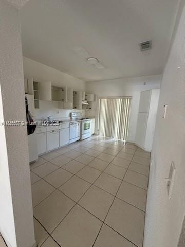 Foto del edificio - 6990 NW 179th St