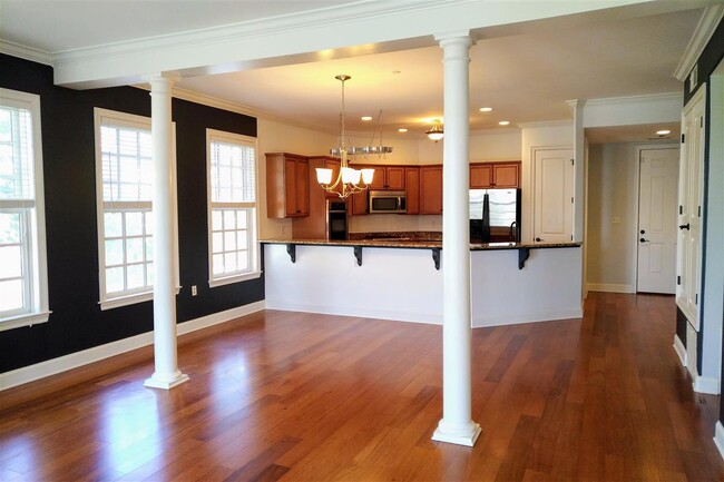 Building Photo - 65 W Pontotoc Ave