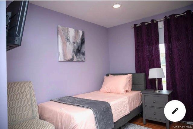 Building Photo - 36 W Saltaire Rd