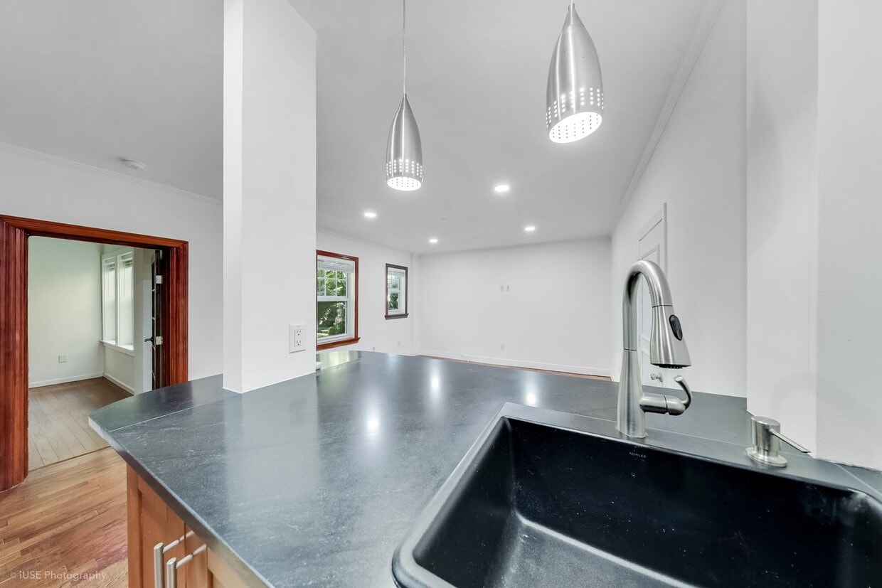 Walk to the Beach – Bright 1Bedroom/1 Bath... - Walk to the Beach – Bright 1Bedroom/1 Bath...