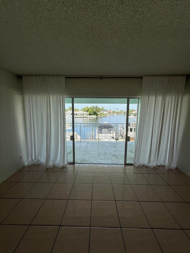 Foto del edificio - 2613 NE 28th Ct