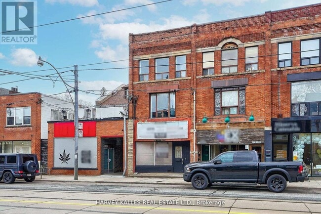 Building Photo - 1046 Bathurst St