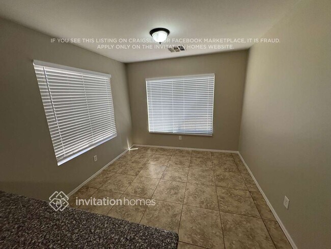 Foto del edificio - 12470 W Redfield Rd