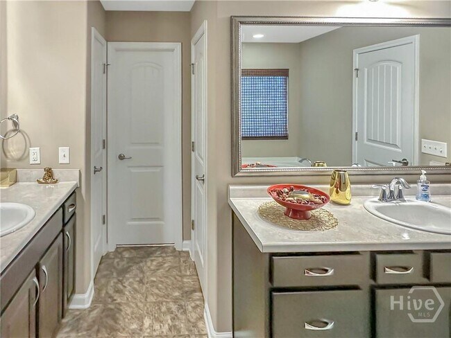 Building Photo - 278 Willow Point Cir