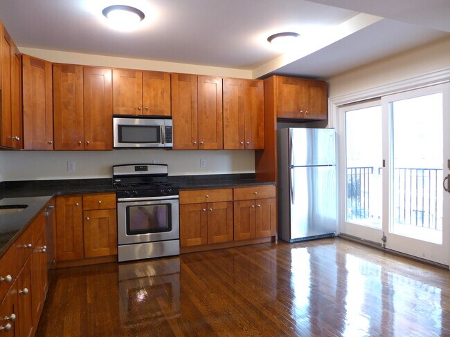 Building Photo - 19 Commonwealth Ter