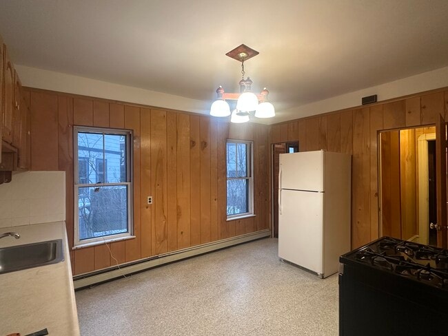 Building Photo - 18 Holyoke Rd