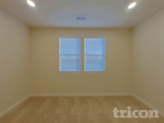 Building Photo - 2508 Blue Sky Mdws Dr