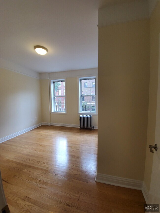 Foto del edificio - 117 W 13th St