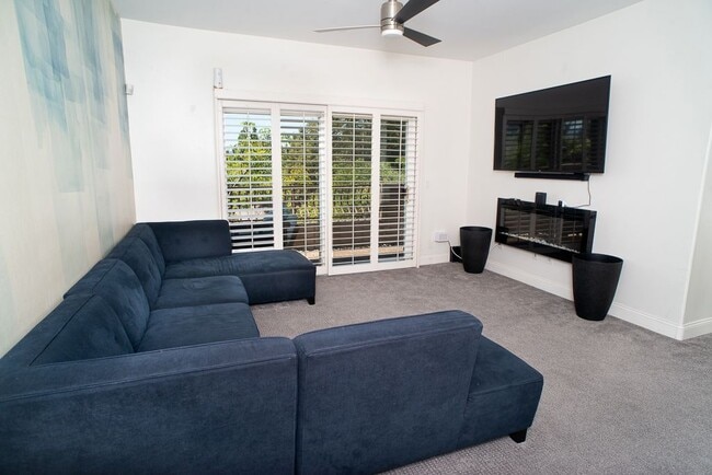 Foto del edificio - 9610 Zelzah Ave