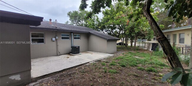 Building Photo - 1642 44th St