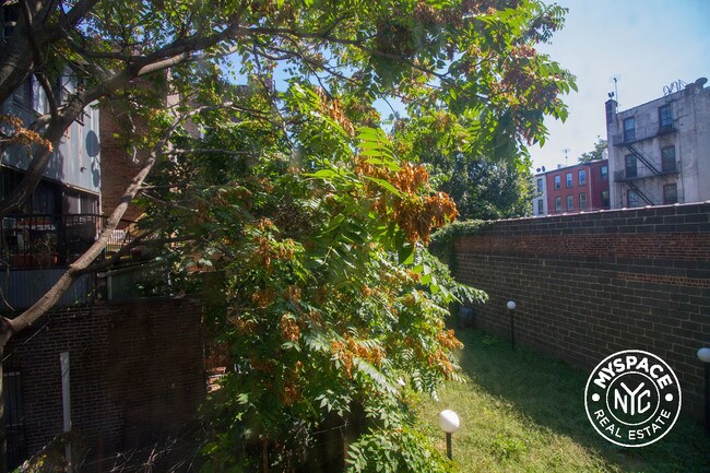 Building Photo - 671 Franklin Ave