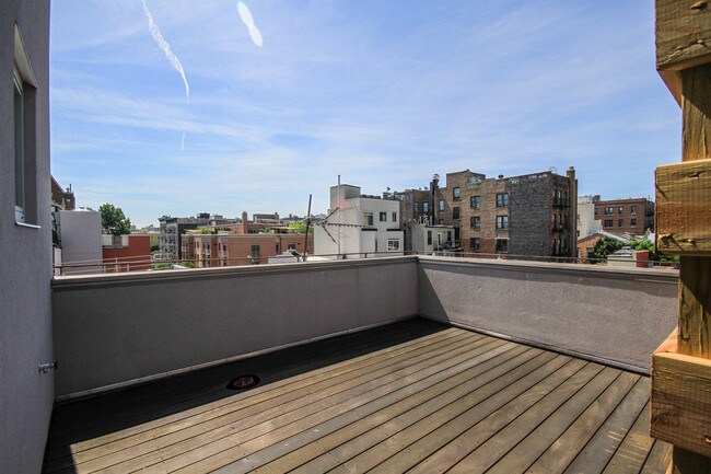 Building Photo - 133 S 1st St