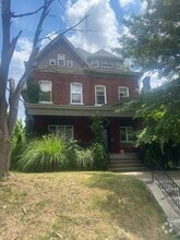 Building Photo - 307 S Aiken Ave