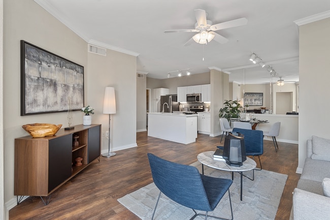 Foto del edificio - z - Historical - The Lyndon