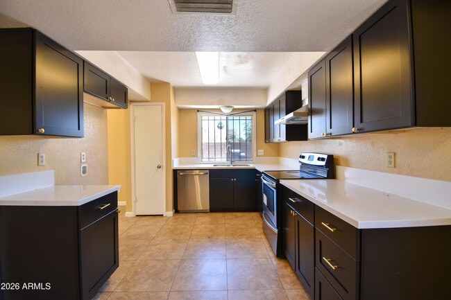 Building Photo - 6525 W Mercer Ln