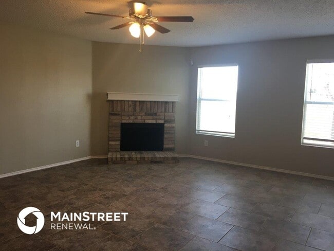 Building Photo - 3563 Saguaro Dr