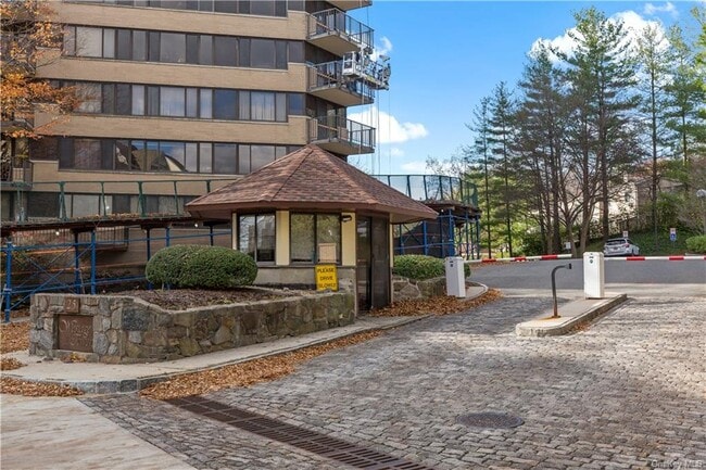 Building Photo - 25 Rockledge Ave