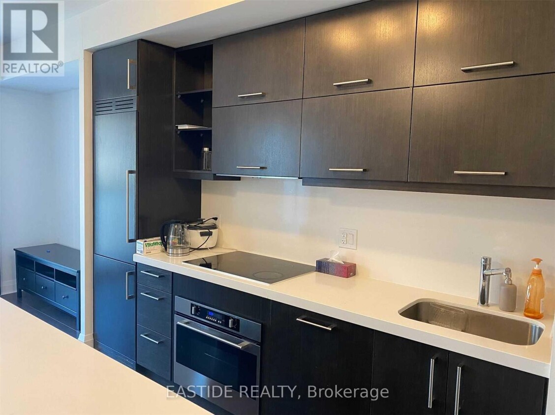 Photo principale - 1080-1080 Bay St.