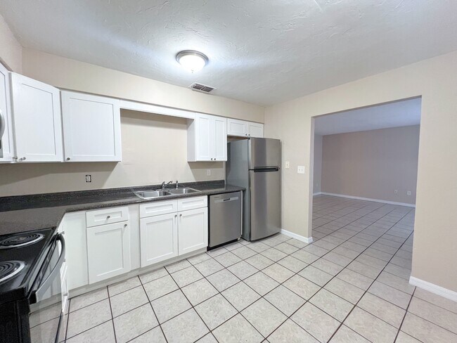 Foto del edificio - 703 SW 69th Terrace
