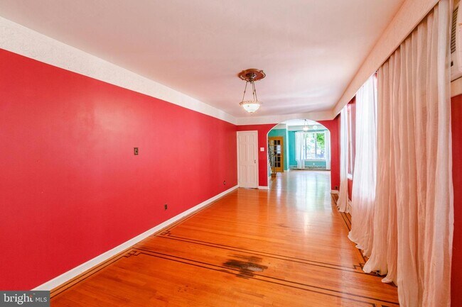 Building Photo - 1647 S 13th St