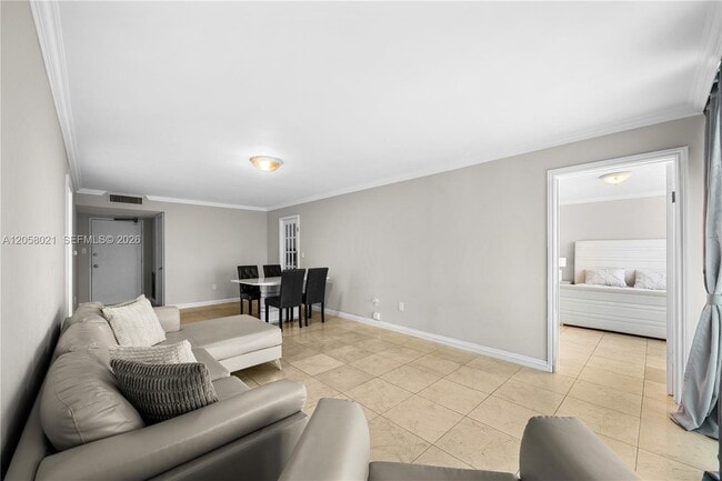 Building Photo - 18011 Biscayne Blvd