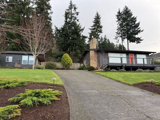 Foto del edificio - Rare Find with Main House and Fully Equipped ADU!