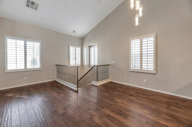 Building Photo - Gorgeous Townhouse in Gilbert, AZ!