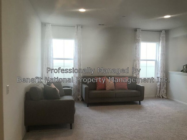 Foto del edificio - 30387 Redding Ave