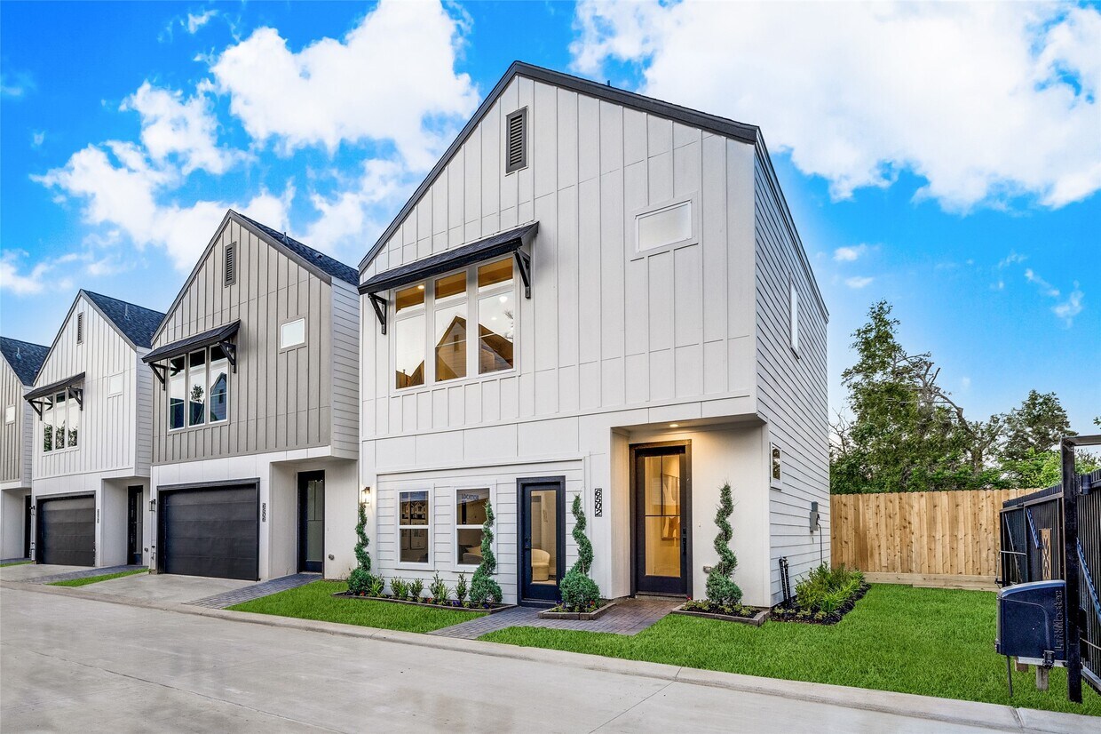 Foto principal - 6522 Tree Branch Dr