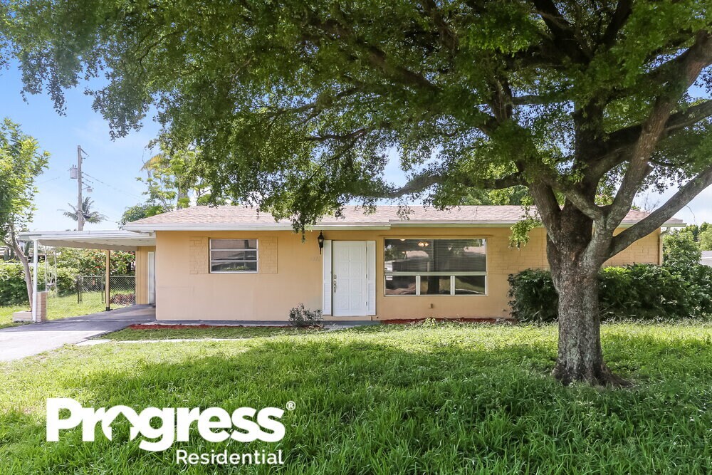 Foto principal - 6112 NW 8th St