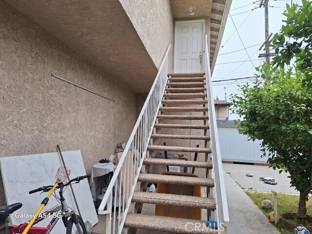 Foto del edificio - 1064 Davis Ave