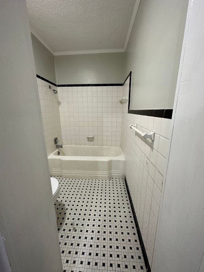 Building Photo - 1519 N Polk St
