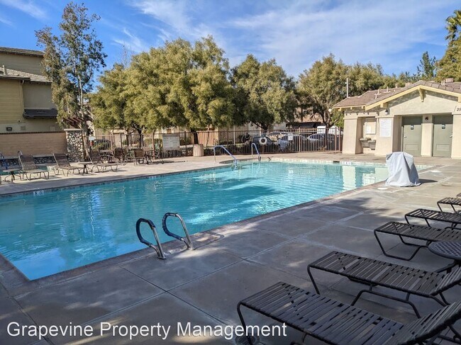 Foto del edificio - 3 br, 2 bath House - 41524 Blue Canyon Ave #5