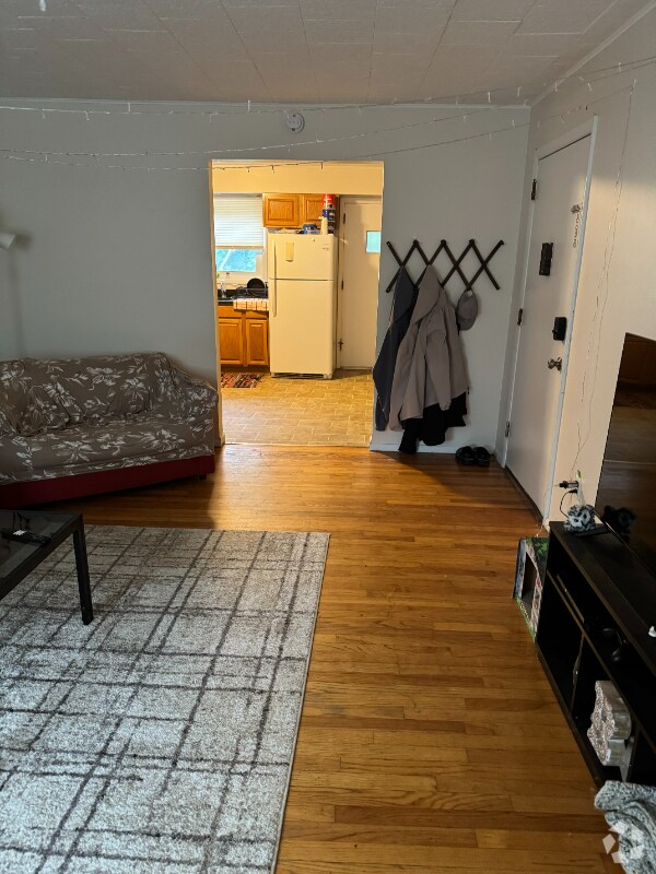 Building Photo - 61 Vandenburgh Ave
