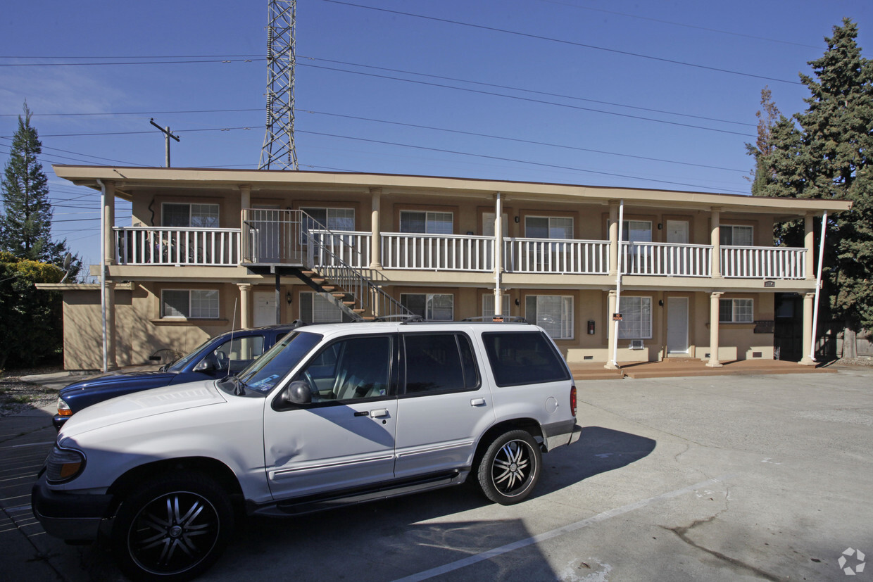 Building Photo - Dawn Way Apartments