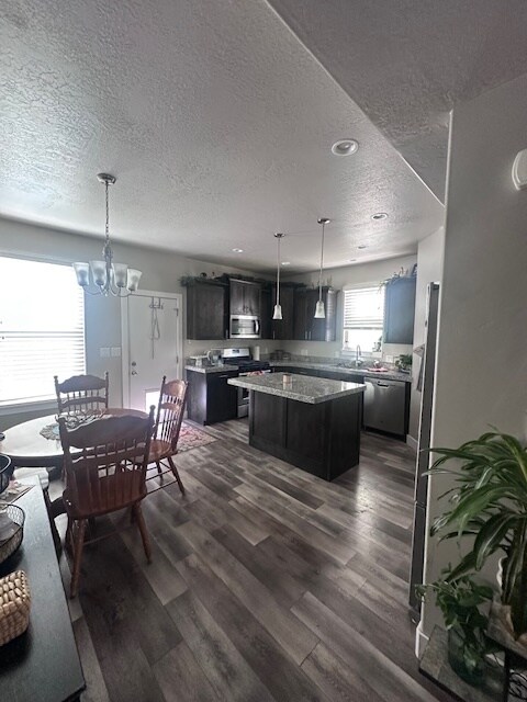 Foto del edificio - 896 S Crescent Way