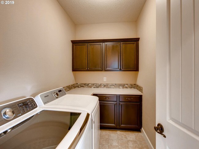 Building Photo - 12845 SW Killpack Ln