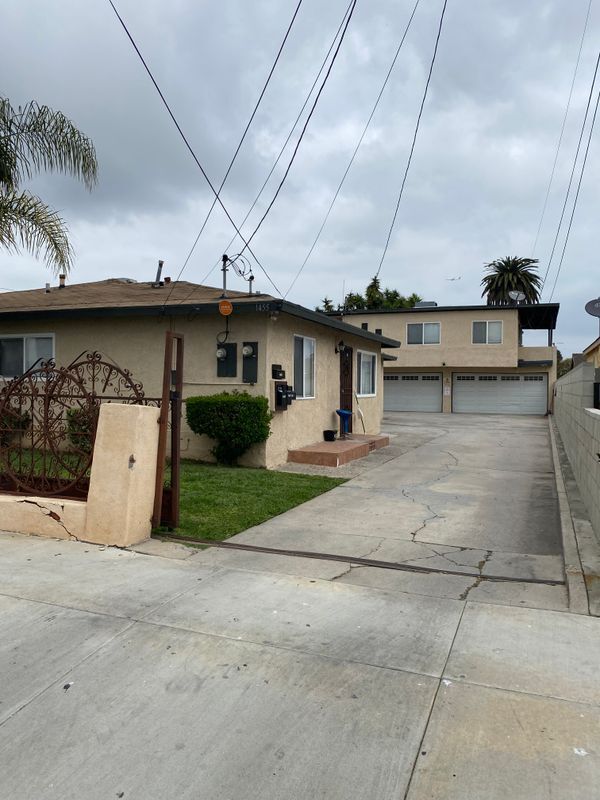 Foto principal - 1453 W 108th St